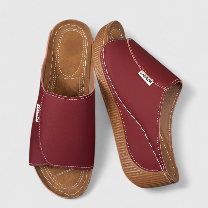 Lightweight Casual Slides