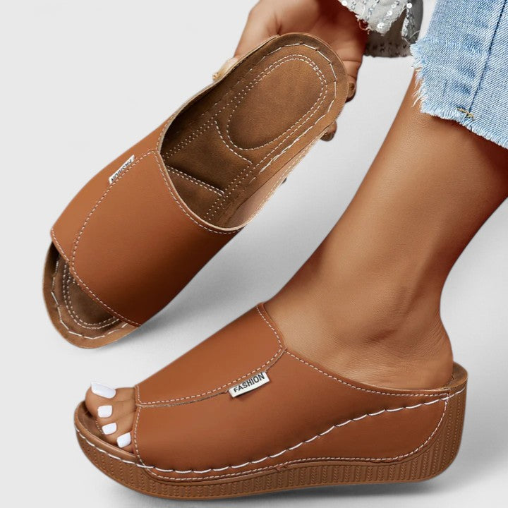 Lightweight Casual Slides