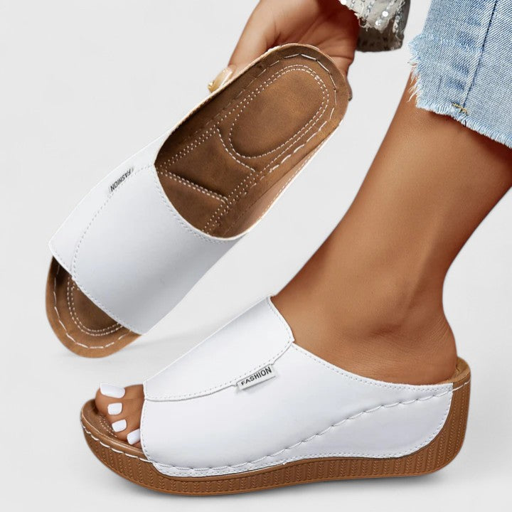 Lightweight Casual Slides