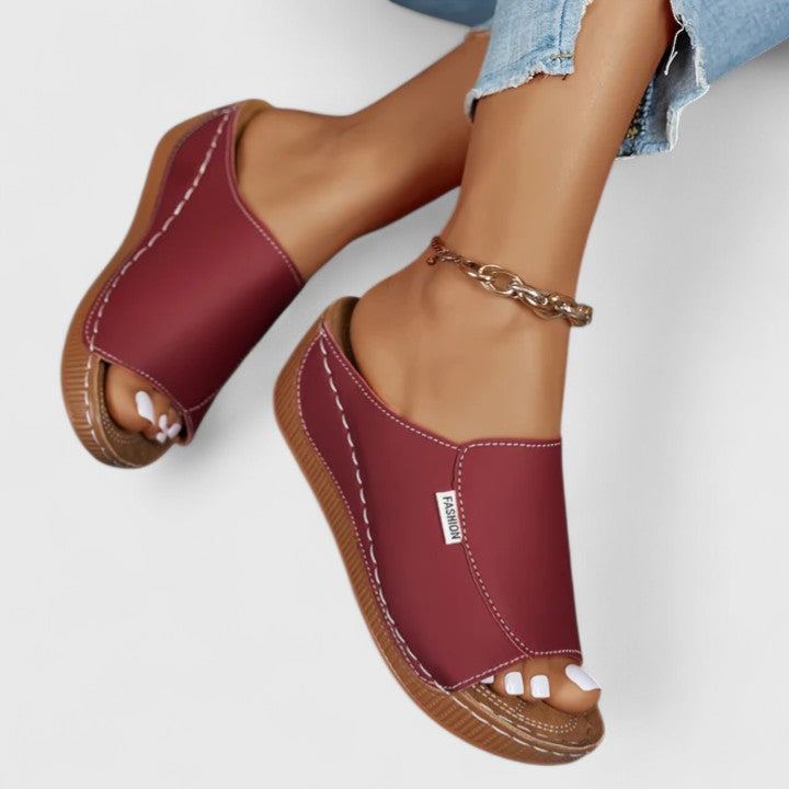 Lightweight Casual Slides