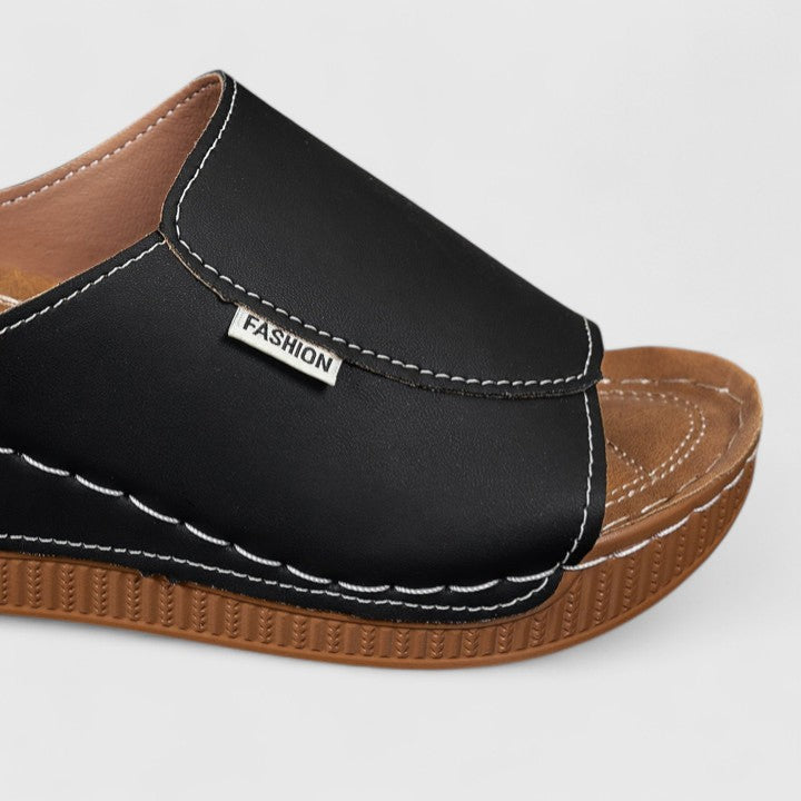 Lightweight Casual Slides