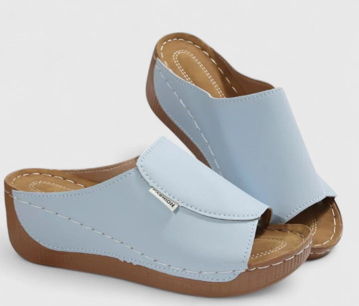 Lightweight Casual Slides