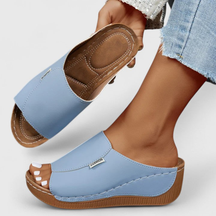 Lightweight Casual Slides